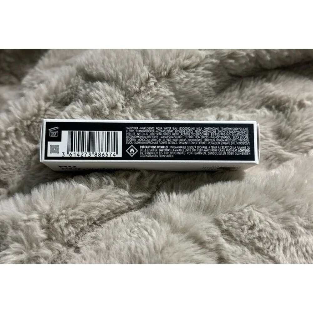 YSL Yves Saint Laurent Nu Halo Highlighter